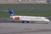 OY-KHF @ EPWA - Scandinavian Airlines MD87