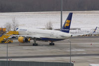 TF-FIV @ VIE - Icelandair Boeing 757-208(WL)