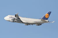 D-ABVW @ KLAX - Lufthansa Boeing 747-430, 25R departure KLAX. - by Mark Kalfas