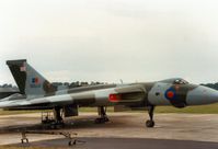 XH558 @ EGVA - Another view of the Vulcan Display Flight's aircraft on the flight-line at the 1987 Intnl Air Tattoo at RAF Fairford. - by Peter Nicholson