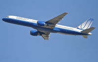 N560UA @ KLAX - United Airlines Boeing 757-222, N560UA RWY 25R departure KLAX. - by Mark Kalfas