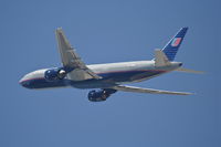 N210UA @ KLAX - United Airlines Boeing 777-222, N210UA 25R departure KLAX. - by Mark Kalfas