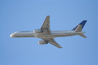 N33132 @ KLAX - Continental Airlines Boeing 757-224, 25R departure KLAX. - by Mark Kalfas