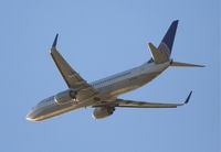 N73278 @ KLAX - Continental Airlines Boeing 737-824, 25R departure KLAX. - by Mark Kalfas