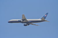 N566UA @ KLAX - United Airlines Boeing 757-222, N566UA 7R approach KLAX. - by Mark Kalfas