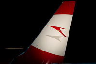 OE-LNQ @ LOWI - Austrian Airlines 737-800
