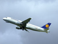 D-AIQP @ EGPH - Lufthansa 2TR Departs runway 24 for FRA - by Mike stanners