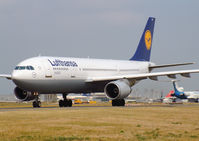 D-AIAK @ LFPG - Lufthansa - by vickersfour