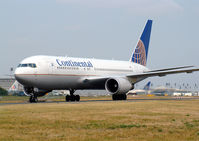 N67157 @ LFPG - Continental Airlines - by vickersfour