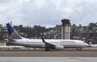 N33286 @ KSAN - Boeing 737-800 - by Mark Pasqualino