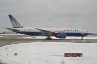 N795UA @ KORD - United Airlines Boeing 777-222, N795UA departing 32L KORD. - by Mark Kalfas