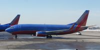 N370SW @ KMSP - At the HHH terminal.