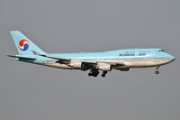 HL7607 @ LOWW - Korean Air - by Artur Bado?