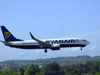 EI-DLE @ EGPH - Ryanair B738 On finals for runway 06 - by Mike stanners
