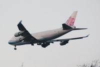 B-18719 @ VIE - China Airlines Cargo Boeing 747-409F(SCD) - by Joker767