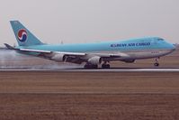 HL7499 @ LOWW - Koean Air Cargo - by Delta Kilo