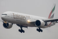 A6-ECU @ LOWW - Emirates 777-300 - by Andy Graf-VAP