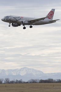 OE-LEK @ LOWW - NIKI A319 - by Andy Graf-VAP