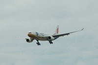 B-6076 @ YVR - Landing at YVR - by metricbolt