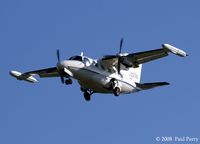 N222FA @ PVG - Very short final at PVG