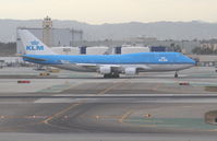 PH-BFU @ KLAX - KLM Boeing 747-406BC PH-BFU, 7L departure KLAX. - by Mark Kalfas