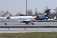 S5-ABL @ VIE - Linxair Embraer 135 - by Thomas Ramgraber-VAP