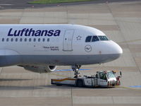 D-AIPS @ EDDL - Lufthansa  - by Robert_Viktor