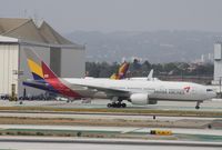 HL7755 @ KLAX - Boeing 777-200ER - by Mark Pasqualino