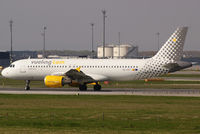 EC-KDT @ VIE - Vueling Airbus A320-216