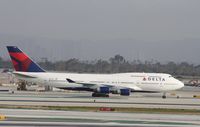 N670US @ KLAX - Boeing 747-400 - by Mark Pasqualino