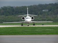N100MB @ KLUK - Falcon from the front