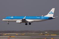PH-EZM @ LOWW - KLM  EMBRAER 	ERJ-190-100STD	c/n19000338 - by Delta Kilo