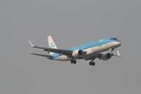 PH-EZG @ EBBR - Arrival of flight KL1723 to RWY 02 - by Daniel Vanderauwera