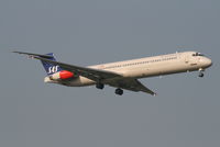 LN-ROX @ EBBR - Arrival of flight SK593 to RWY 02 - by Daniel Vanderauwera