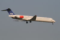 LN-ROX @ EBBR - Flight SK593 is descending to RWY 02 - by Daniel Vanderauwera