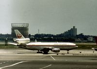 JA8535 @ JFK - DC-10-40 of Japan Air Lines departing Kennedy in the Summer of 1977. - by Peter Nicholson