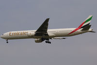 A6-EMT @ VIE - Emirates Boeing 777-31H - by Joker767