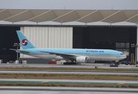HL7531 @ KLAX - Boeing 777-200ER - by Mark Pasqualino
