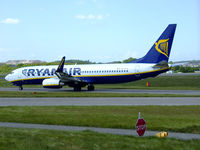 EI-DPX @ EGPH - Edinburgh based Ryanair B737-800 taxiing to runway 06 - by Mike stanners