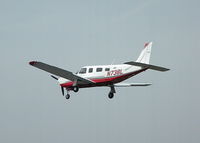 N73BL @ EGLK - NICE SARATOGA FINALS RWY 25 - by BIKE PILOT