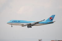 HL7472 @ EDDF - Korean Als. landing Rwy 25L - by Noel Kearney