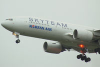 HL7733 @ VIE - Korean Air Boeing 777-2B5(ER)