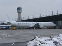 D-AVZO @ EDHI - Still white to become CN-ROF