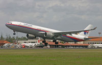 9M-MKA @ WADD - Malaysian Airlines - by Lutomo Edy Permono