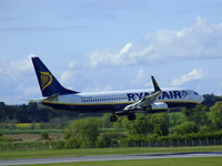 EI-EFC @ EDI - Edinburgh based Ryanair B737-8AS Landing on runway 06 - by Mike stanners