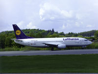 D-ABXP @ EDI - Lufthansa Boeing 737-330 lined up on runway 06 ready for departure to FRA - by Mike stanners
