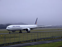 F-GSQP @ EDI - Air france B777-300 Taxiing to runway 06 - by Mike stanners