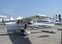 D-ESEX @ EDDB - Cessna 172S Skyhawk SP at ILA 2010, Berlin - by Ingo Warnecke
