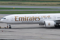 A6-ECS @ VIE - Emirates Boeing 777-31HER