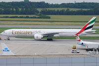 A6-ECS @ VIE - Emirates Boeing 777-31HER